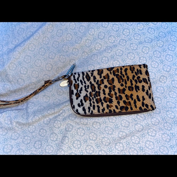 Charm 14 cheetah wristlet - Picture 3 of 4